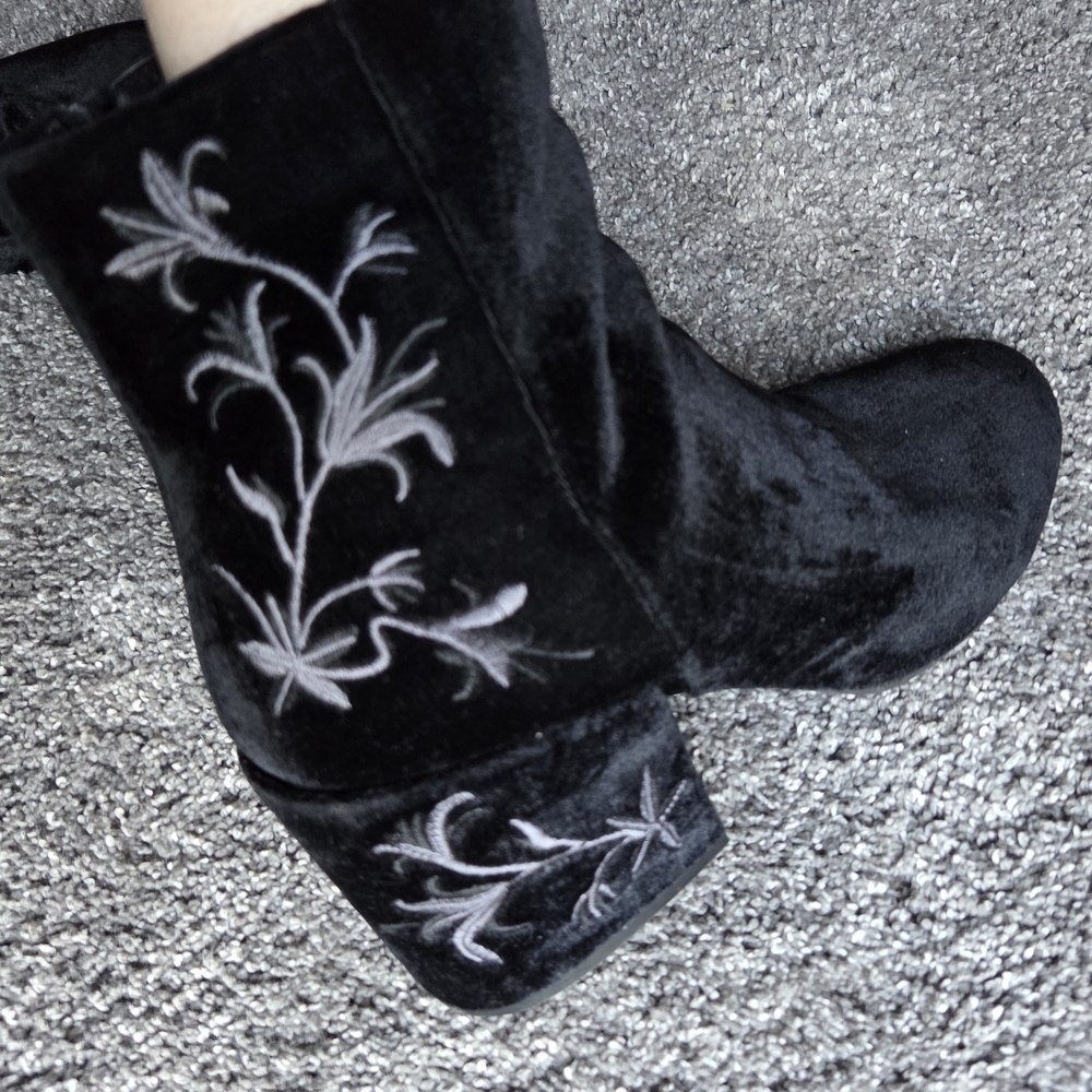 Kenneth Cole Black Velvet Floral Ankle Booties - Picture 4 of 6